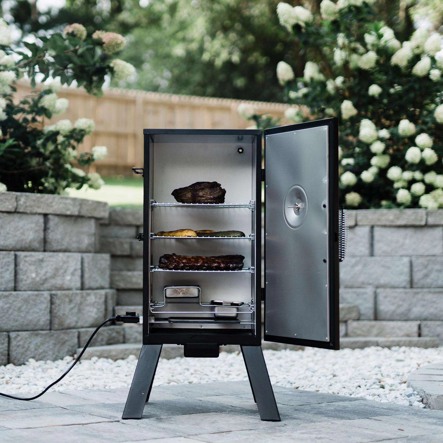 Masterbuilt Analog Wood Chips Vertical Smoker Black 10 Masterbuilt Analog Wood Chips Vertical Smoker Black - Image 8