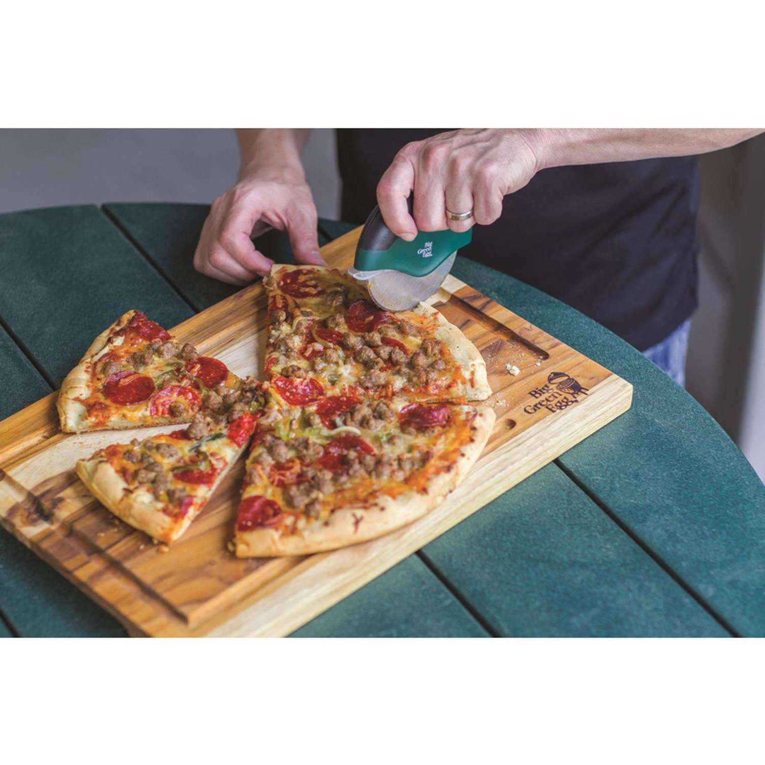 Big Green Egg Stainless Steel Green Pizza Cutter 1 Pk 5 Big Green Egg Stainless Steel Green Pizza Cutter 1 Pk - Image 3