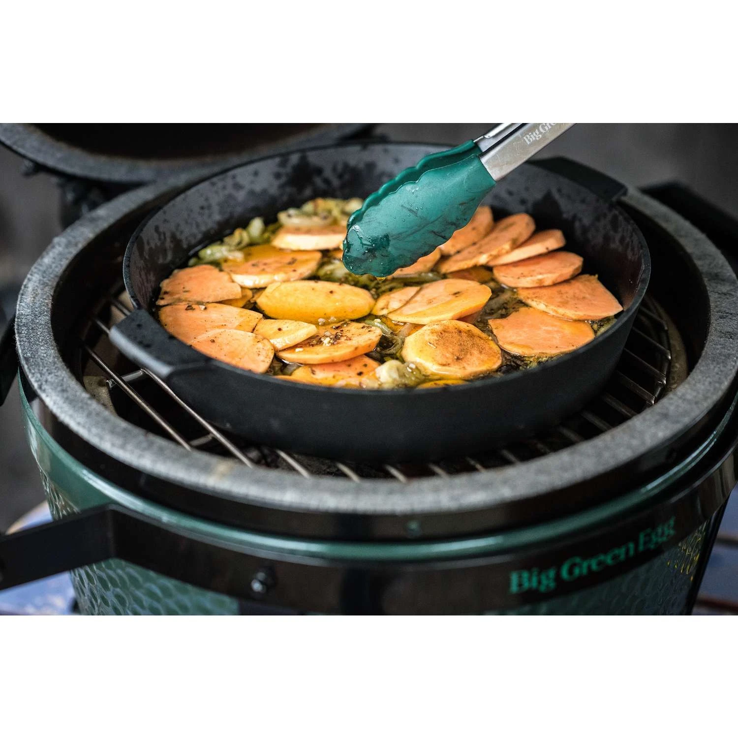 Big Green Egg Cast Iron Grilling Skillet 10.5 In. W 1 Pk 5 Big Green Egg Cast Iron Grilling Skillet 10.5 In. W 1 Pk - Image 3