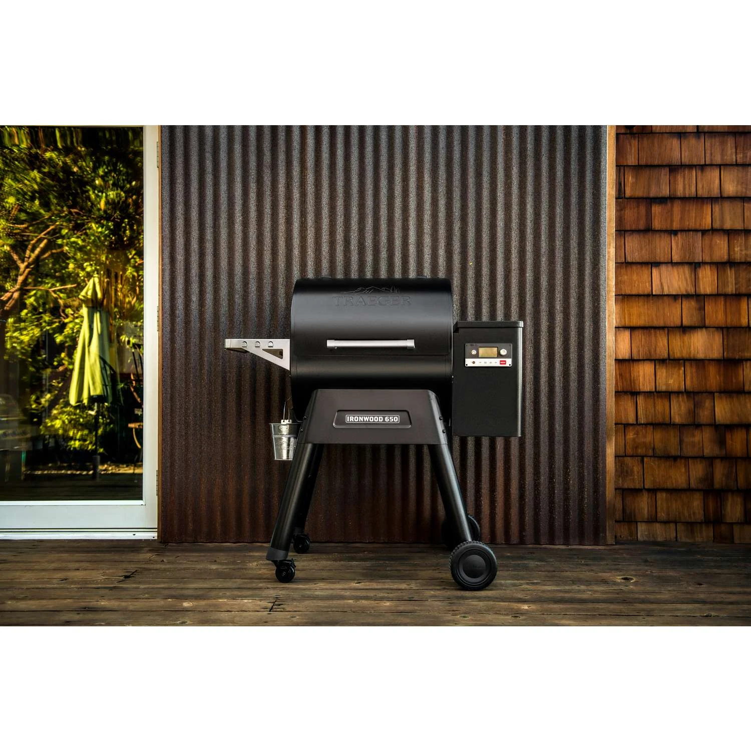 Traeger Ironwood 650 Wood Pellet WiFi Grill Black 6 Traeger Ironwood 650 Wood Pellet WiFi Grill Black - Image 4