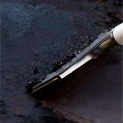 Razor Grill Scraper 5.63 In. W 1 Pk -Grill Masters Outlet 81b1e7ff f7e5 4b6a 95d6 6ebffc1ab5df