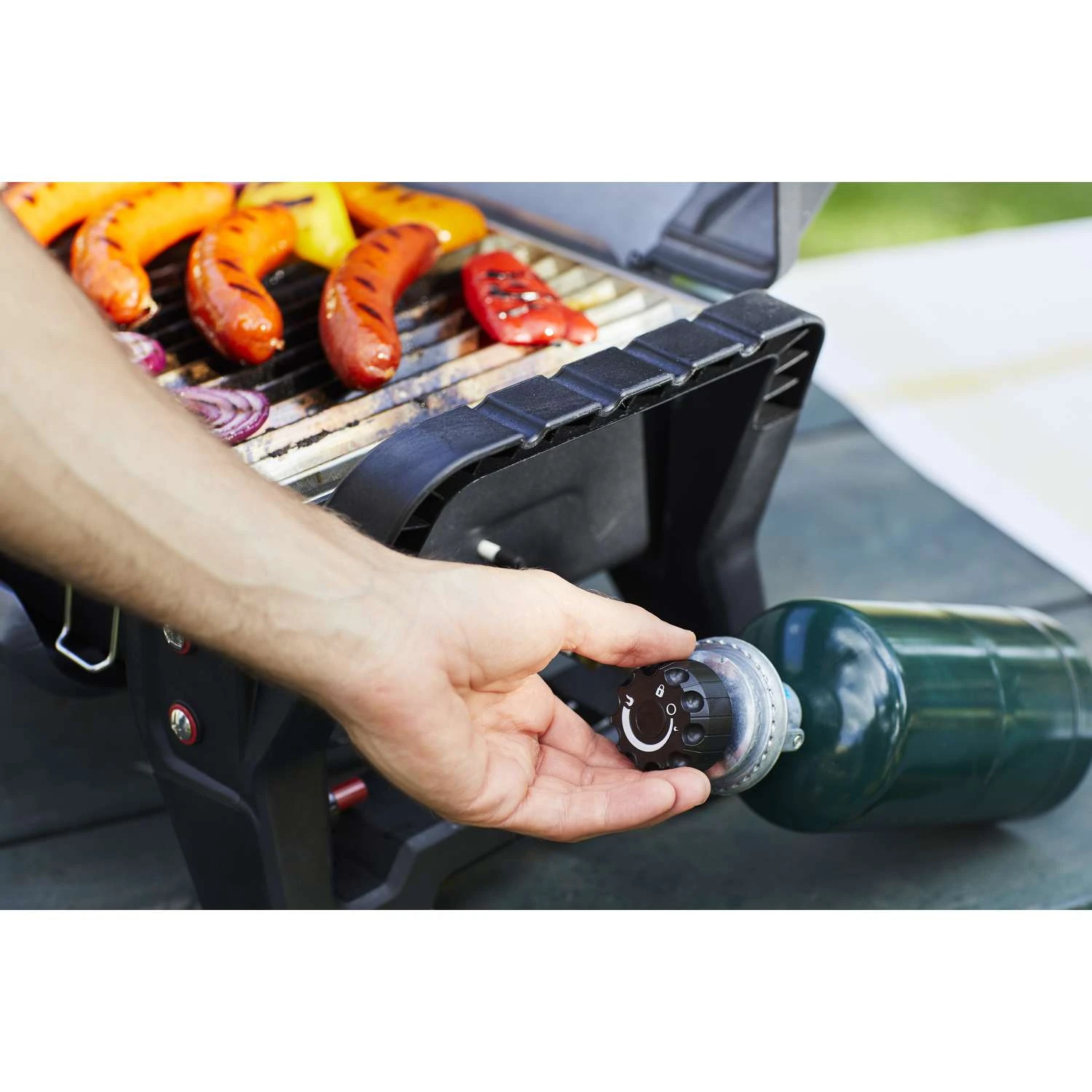 Char-Broil Grill2Go X200 1 Burner Liquid Propane Grill Black 9 Char-Broil Grill2Go X200 1 Burner Liquid Propane Grill Black - Image 7