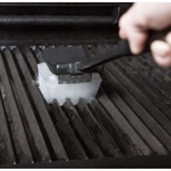 Broil King Ice Grill Scrubber 18 In. L 7 Pc -Grill Masters Outlet dfeb9db8 4dd4 44c4 8b10 2af5a2b6d90f