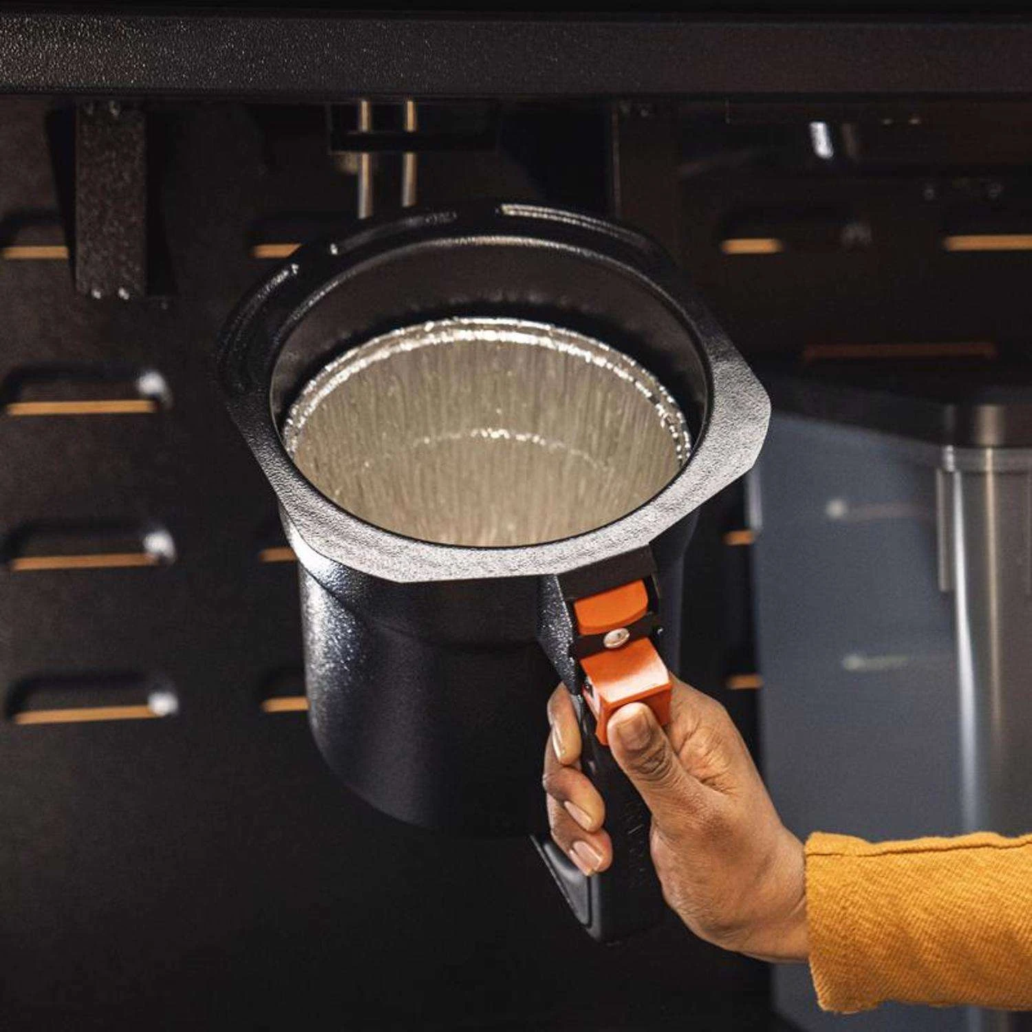 Traeger EZ-Clean Aluminum Grease & Ash Keg Liner 6.3 In. L X 6.3 In. W 5 Traeger EZ-Clean Aluminum Grease & Ash Keg Liner 6.3 In. L X 6.3 In. W - Image 3